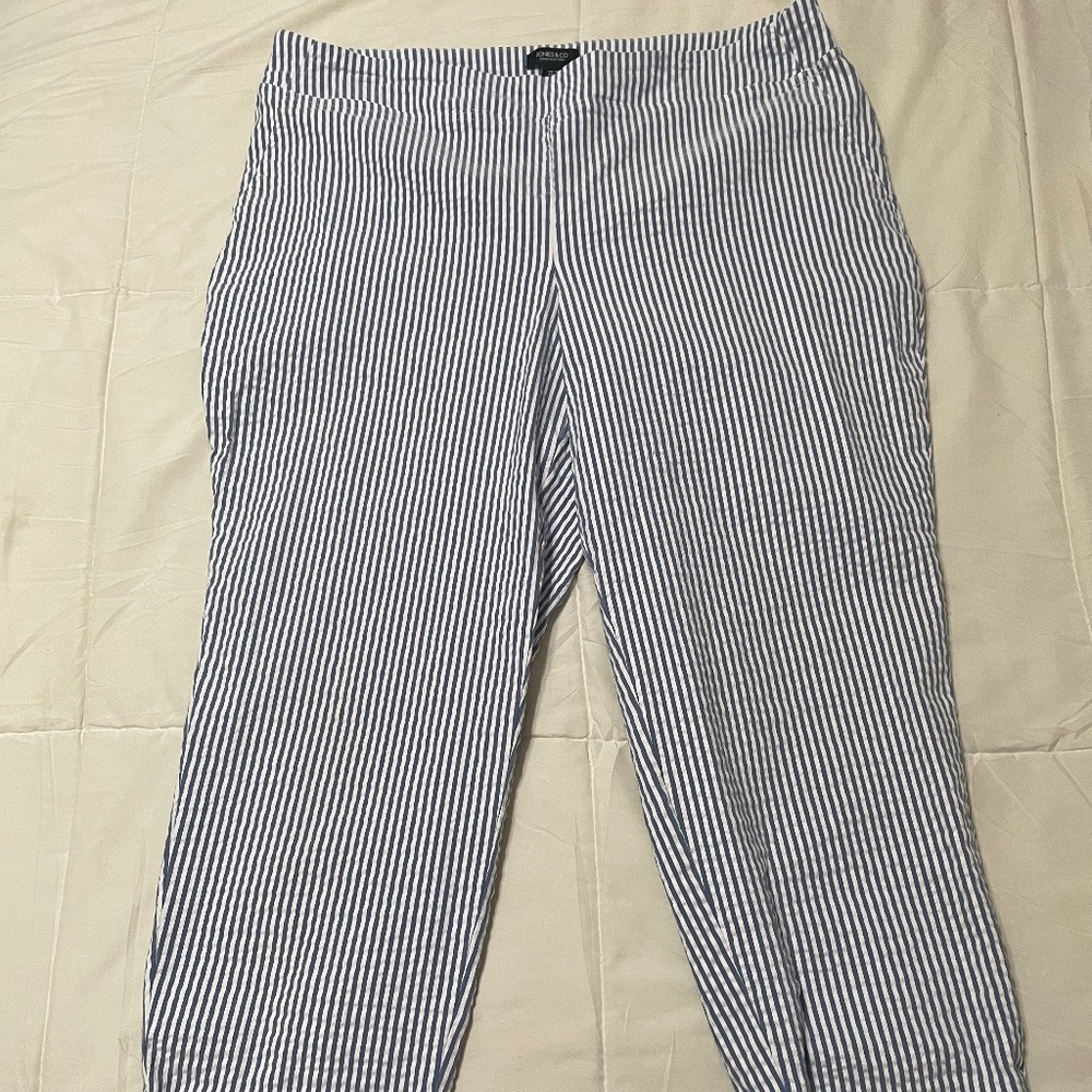 Jones New York Chambray Blue White Stripe Seersucker Stretch Ankle Crop Pant 16W